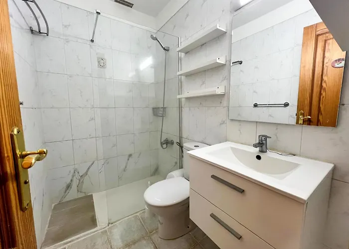 Halcones Bravo's House דירה *